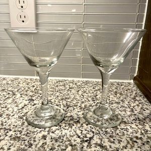 Set of 2 Martini Glasses in Excellent Condition Thicker Glass